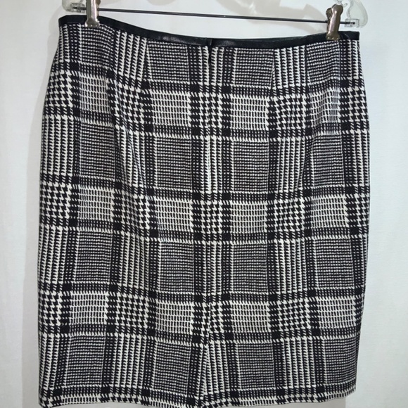Talbots Petite houndstooth plaid pencil skirt 10P faux leather trim - Picture 2 of 5